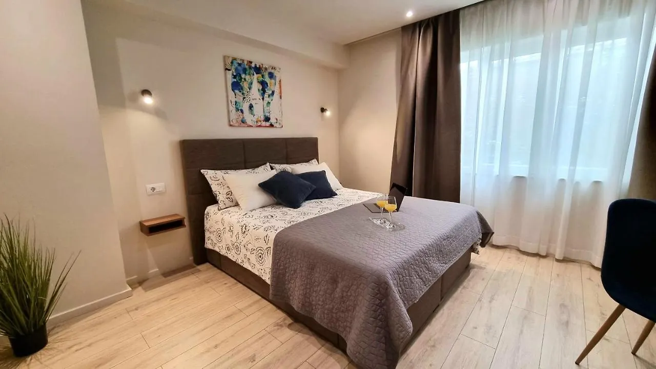 Luxe Apartment Mr.M Pula 0*,